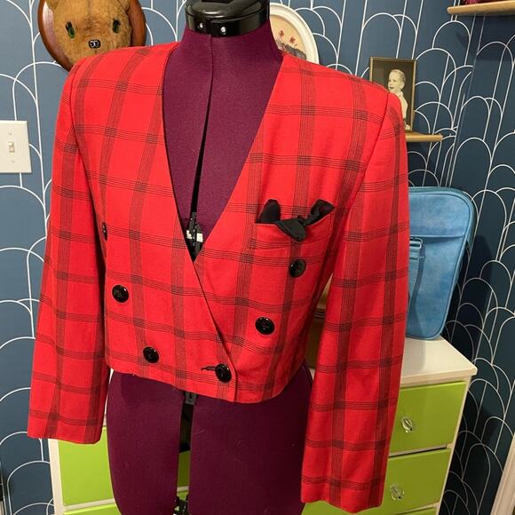 Michelle Stuart Jackets & Blazers - Vintage Blazer red & Black SZ. 4 Michelle Stuart Cropped Jacket Shoulder Pads